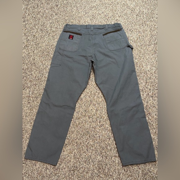 NWOT Wrangler Riggs Workwear Relaxed Fit Jeans 42x32, ripstop fabric, size 42 - Picture 2 of 7